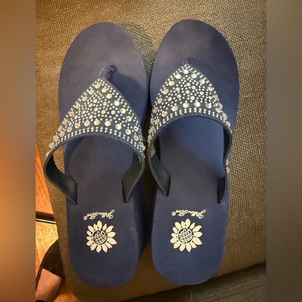 Yellow box woman’s 7.5 elta wedge sandals navy with rhinestones